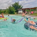 Hebergements Insolites Avec Piscine Au Coeur De La Nature Dans Un Domaine Familial 豪华帐篷 *