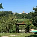 Hebergements Insolites Avec Piscine Au Coeur De La Nature Dans Un Domaine Familial *