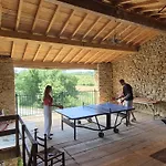 Hebergements Insolites Avec Piscine Au Coeur De La Nature Dans Un Domaine Familial * Lapenne