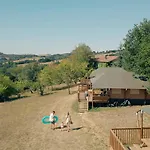 Hebergements Insolites Avec Piscine Au Coeur De La Nature Dans Un Domaine Familial 豪华帐篷 *